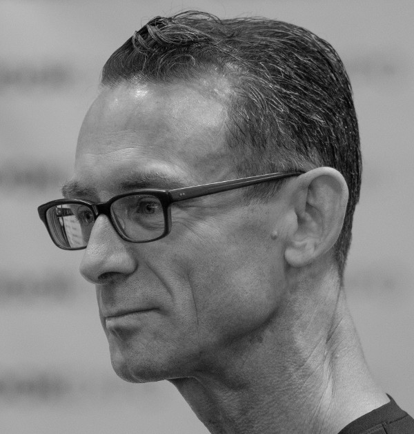 Chuck Palahniuk quotes